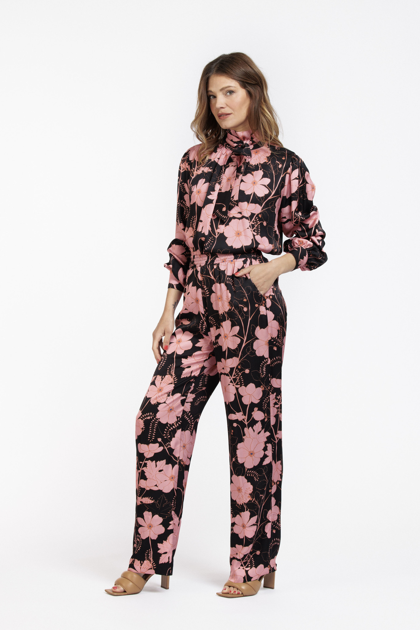 Mila Satin Flower Trousers - Studio Anneloes