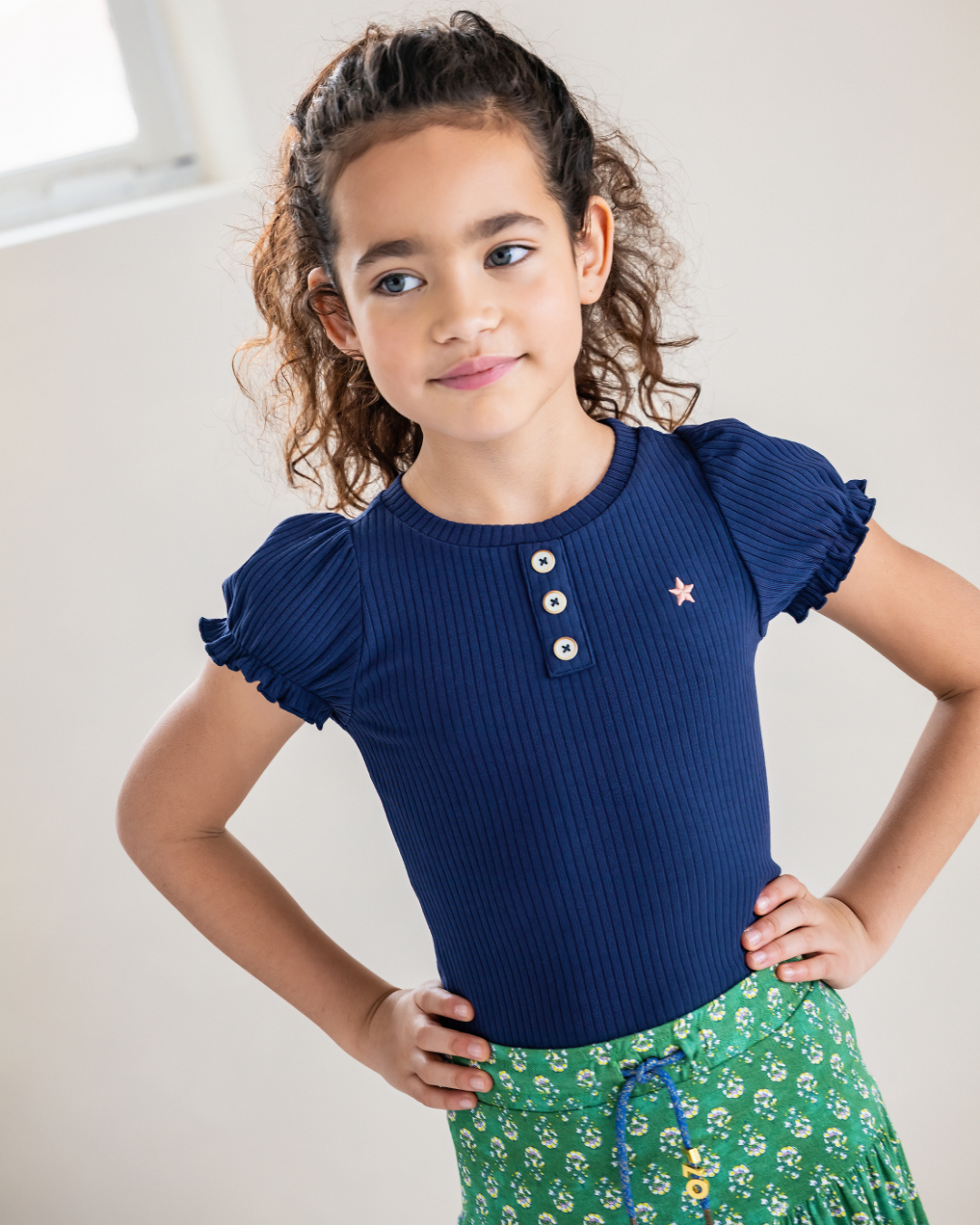 Flo girls solid rib ss tee with button closure - Like Flo - Alternatieve afbeelding