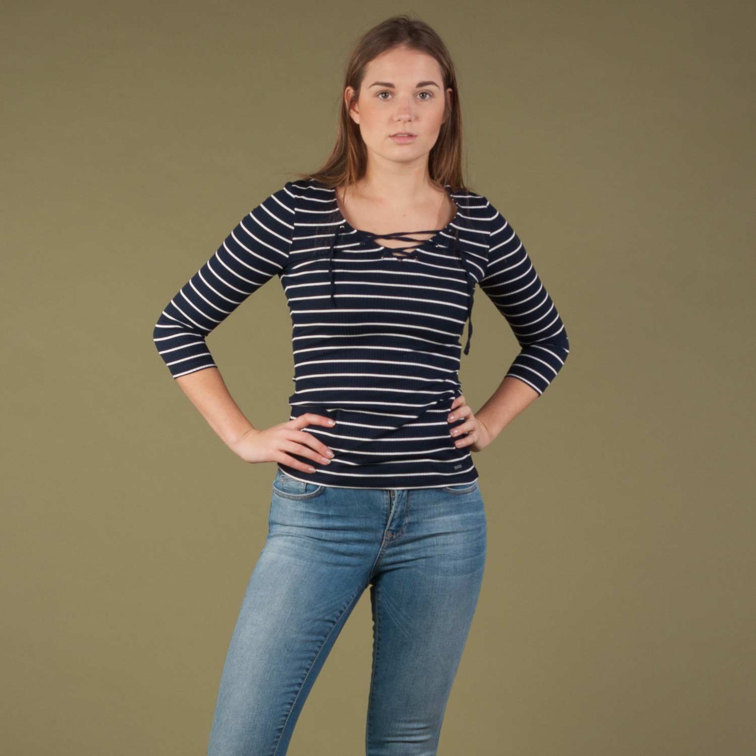 Dameskleding online shoppen Damesmode bestel je online bij de Bijenkorf. Ontdek dameskleding merken zoals Tommy Hilfiger, Maje en Ted Baker. Voor besteld, morgen gratis bezorgd.